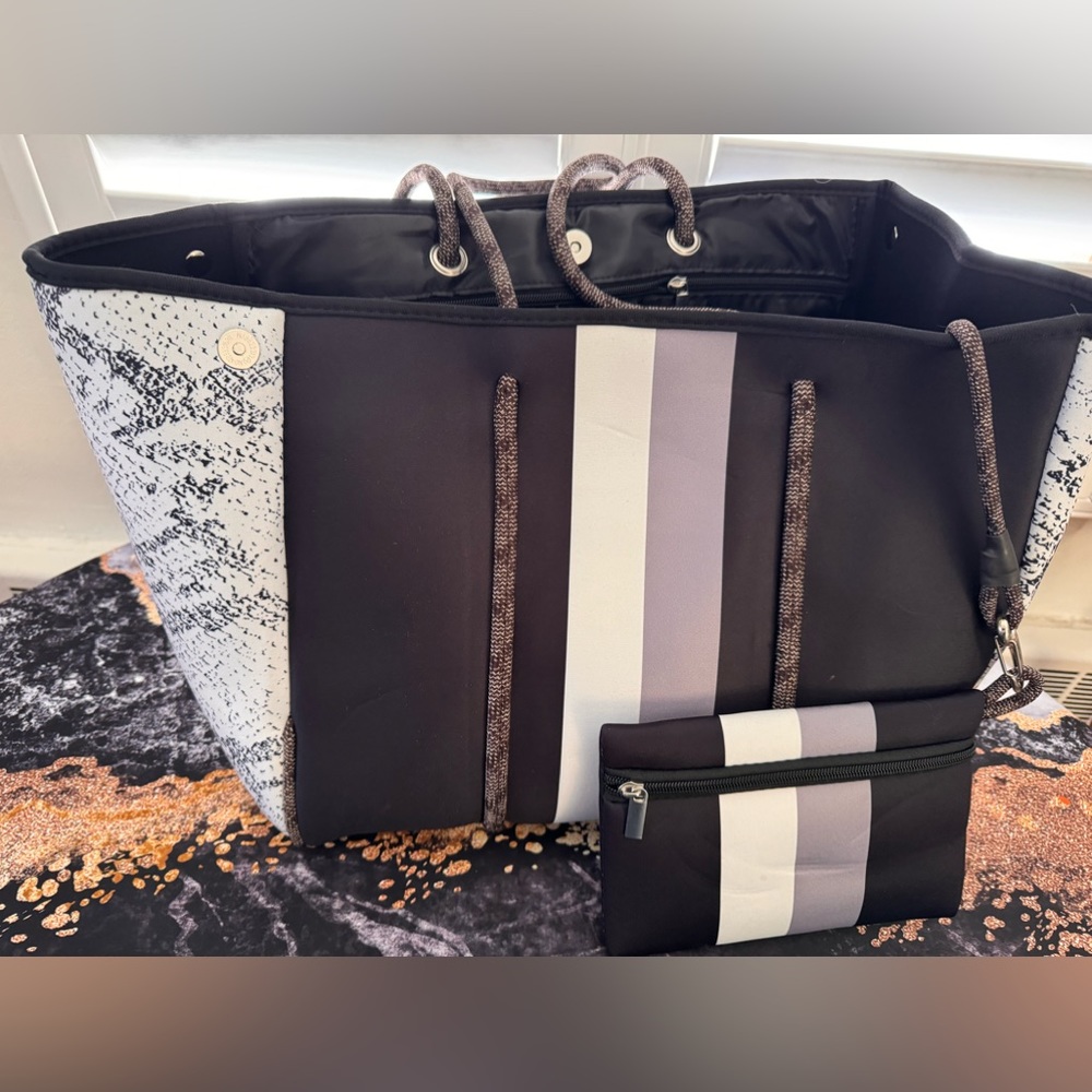 NEOPRENE TOTE BAG ✨